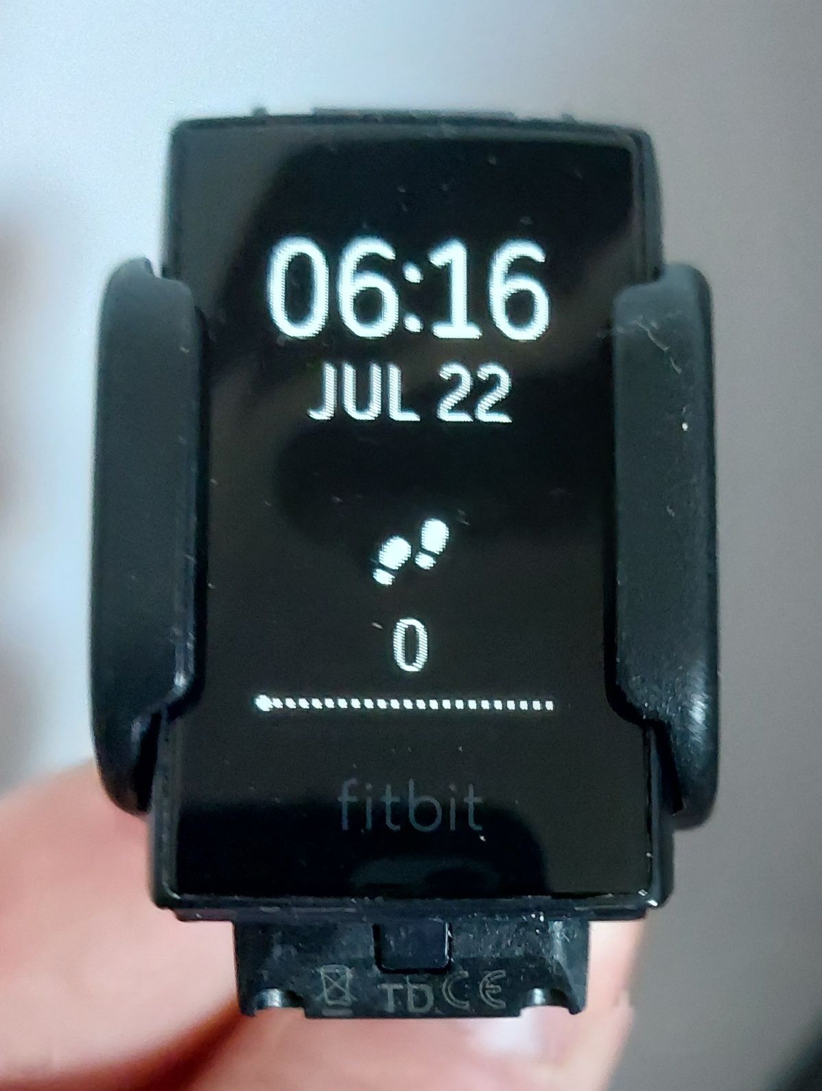 Fitbit Charge 4 fitness tracker + brățări rezervă