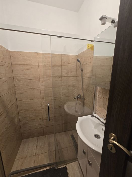 Vand Spatiu Comercial