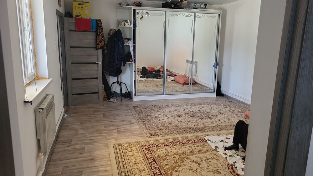 Частный дом на кирпичном