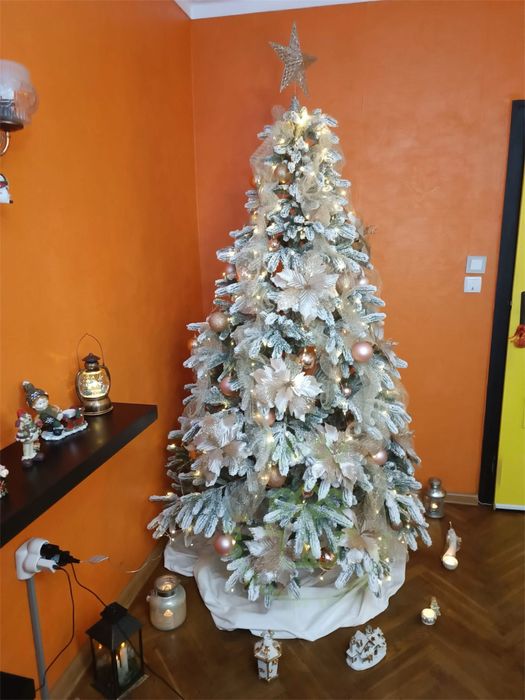 Коледна елха Снежна Кралица