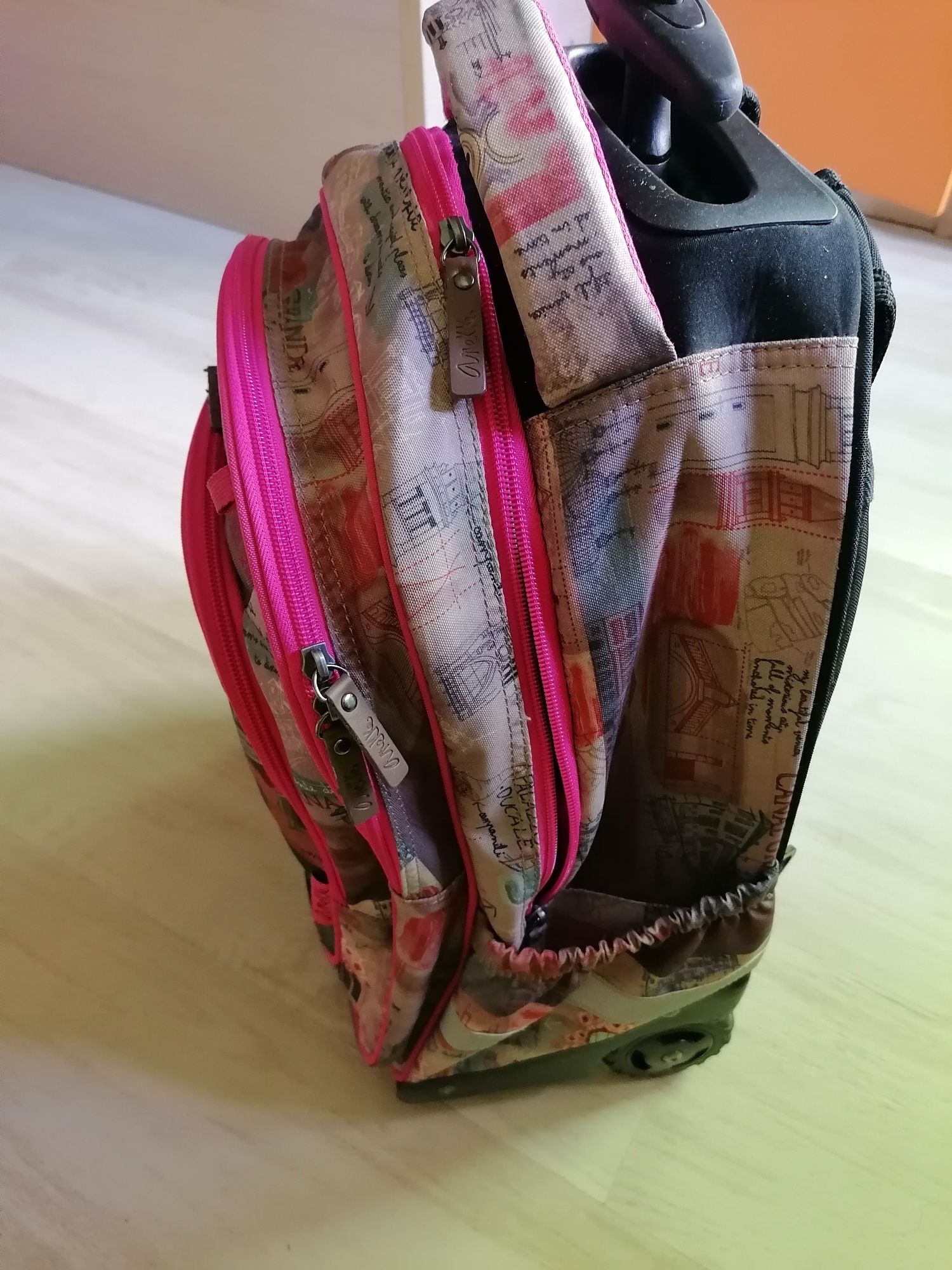 Ученическа раница - куфар за момичета