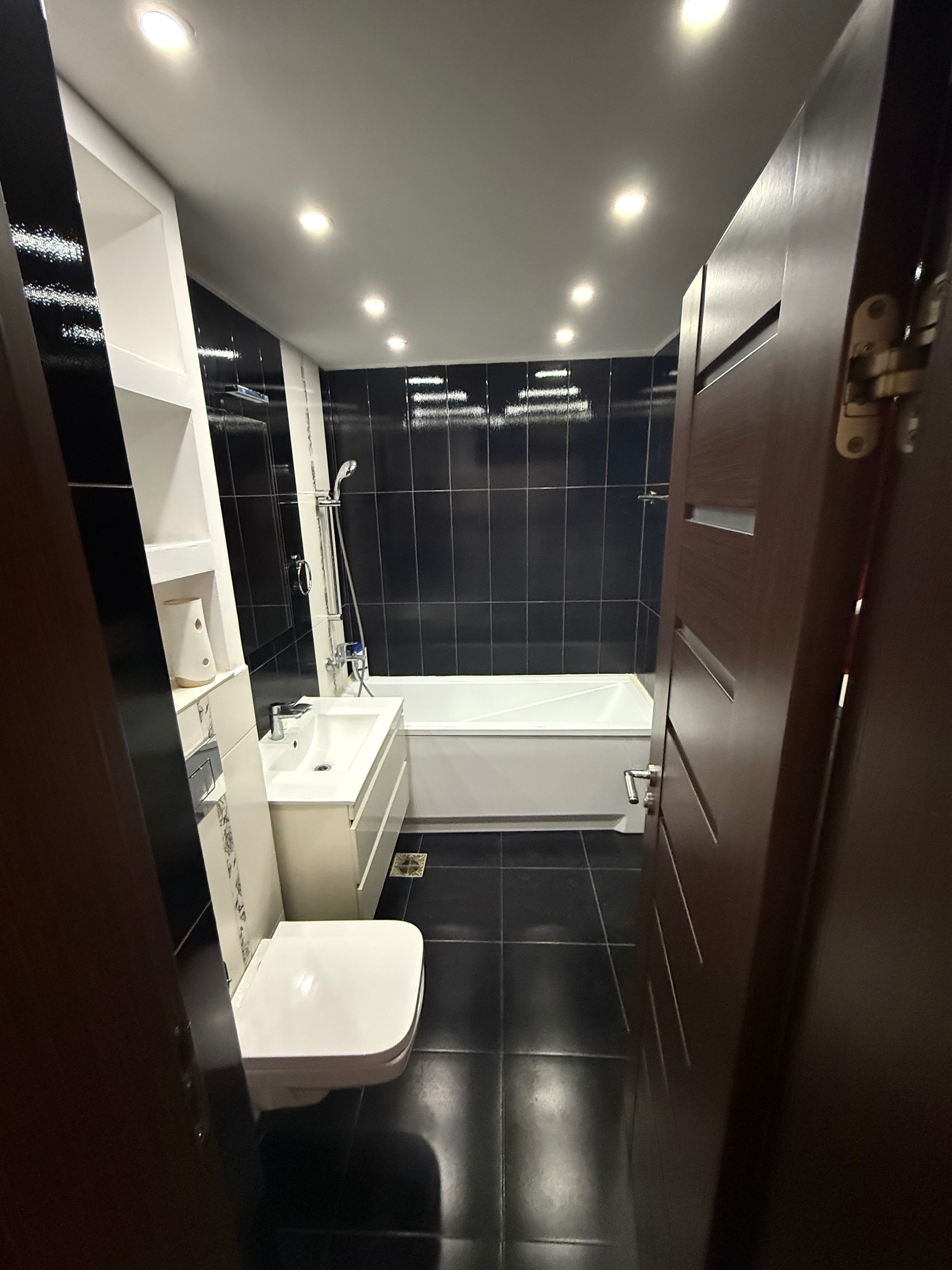 Apartament 4 camere de vanzare Zona Bancilor - Piata Garii
