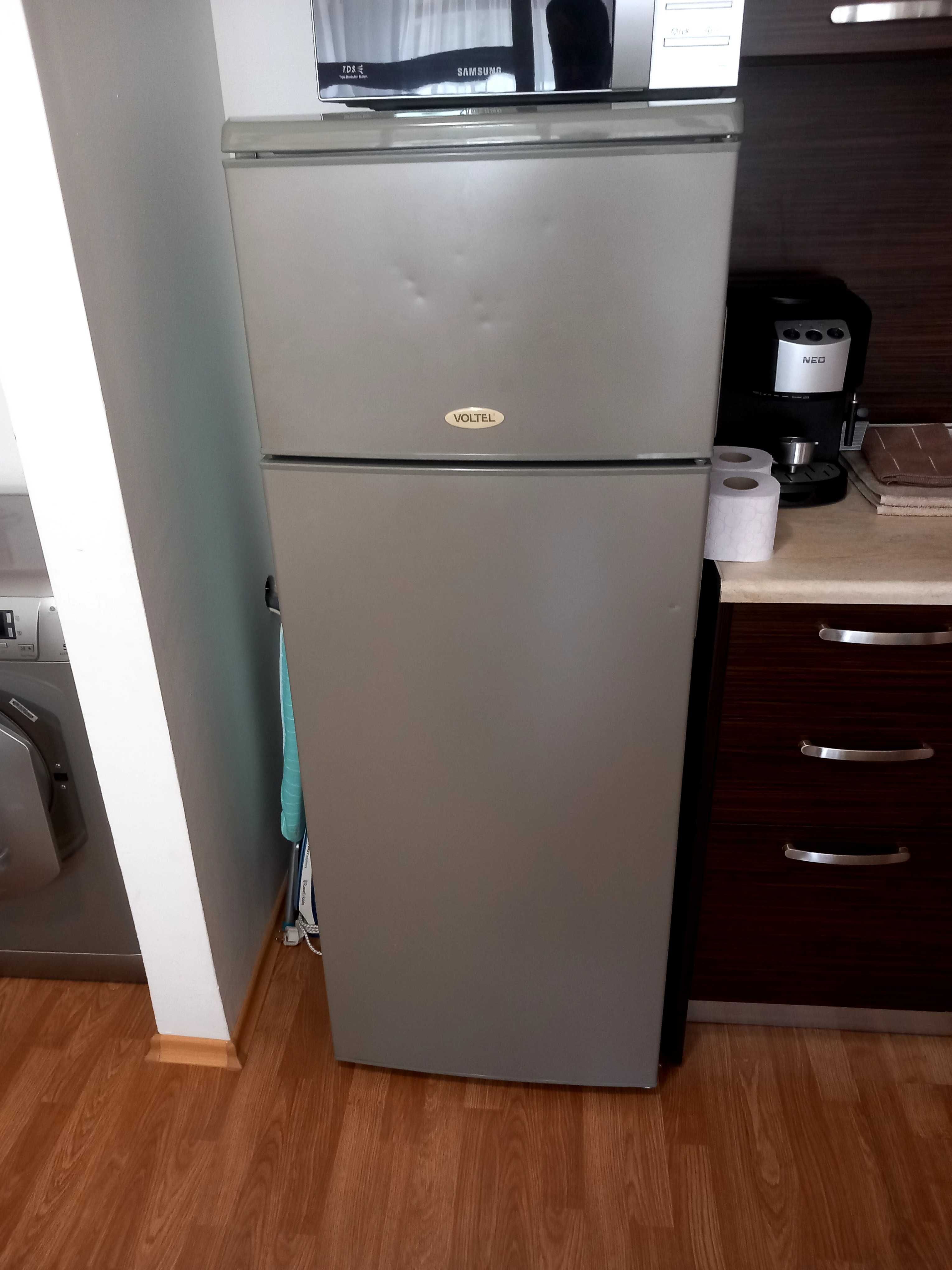 Хладилник с горна камера, цвят сив,модел VOLTEL 60х60.Продавам 3 броя.