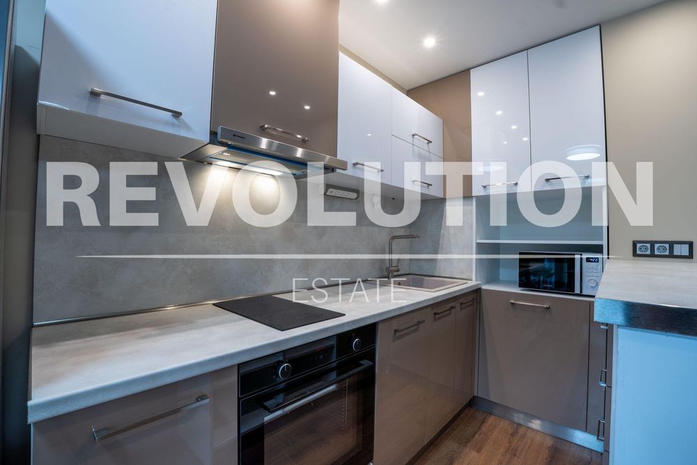 Светъл ДВУСТАЕН апартамент в кв. Христо Смирненски