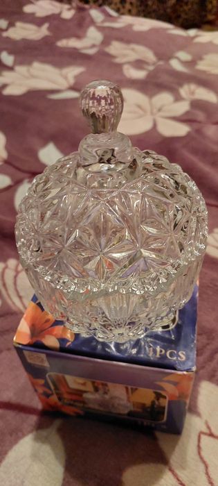 Вазочка новая в коробке