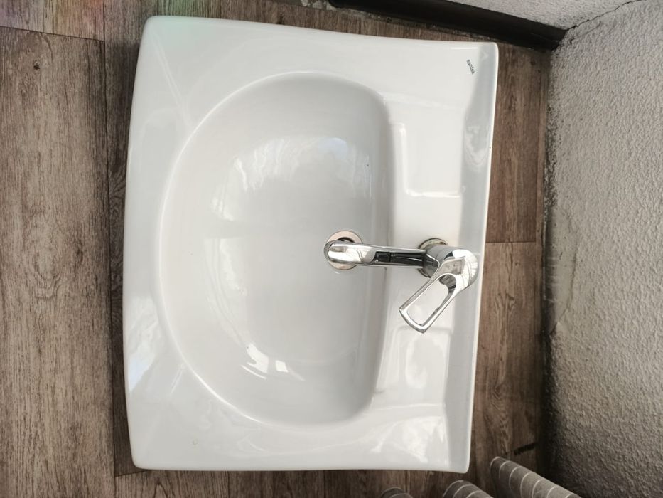 Продам раковину с краном бу в отличном состоянии