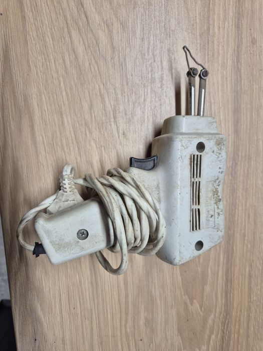 Pistol de lipit cu fludor