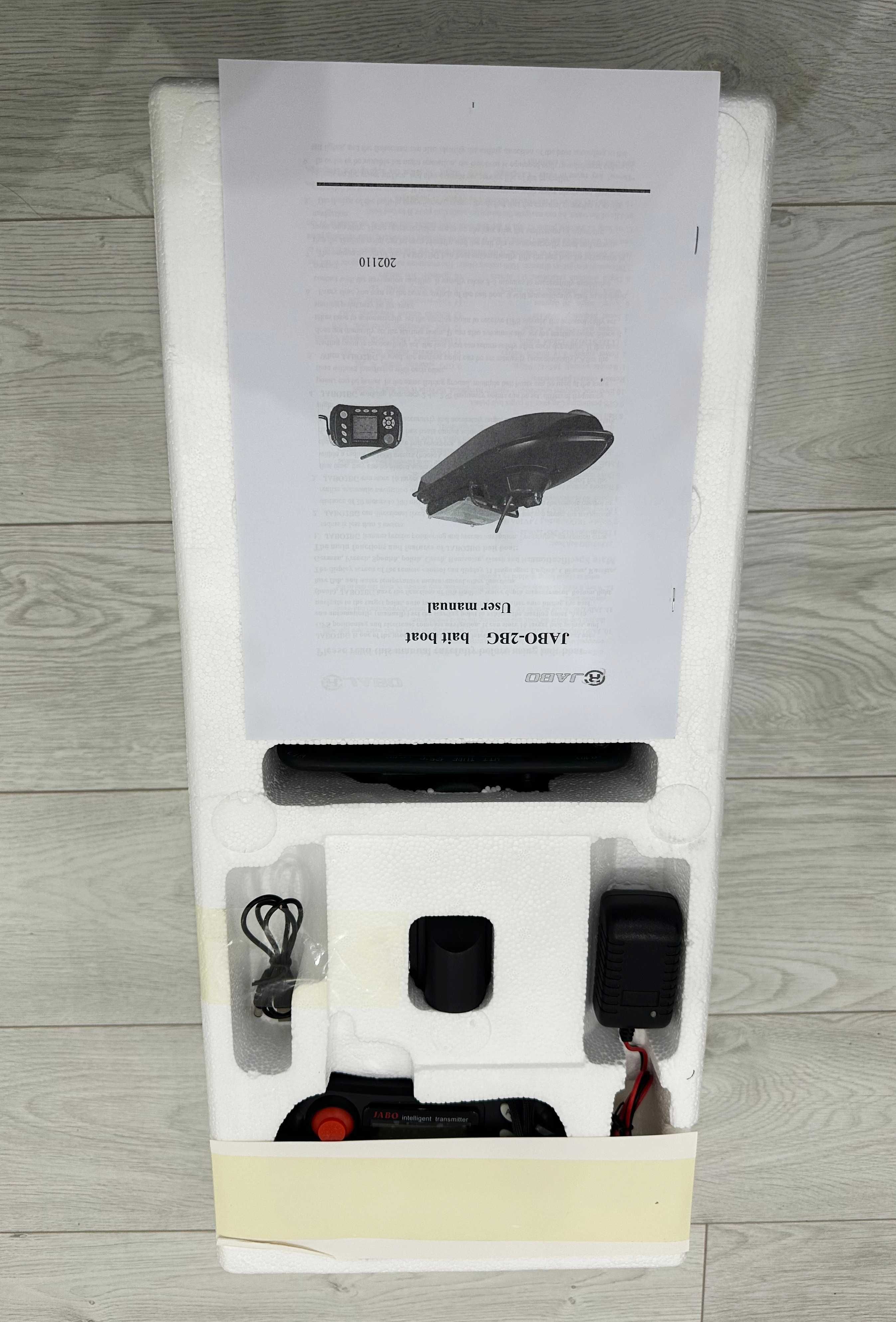 Нова Лодка за захранка JABO 2BG с GPS , Сонар и Автопилот