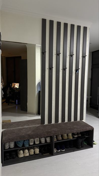 Продам прихожую срочно