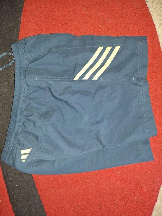 sort adidas M cu buzunare-30 lei