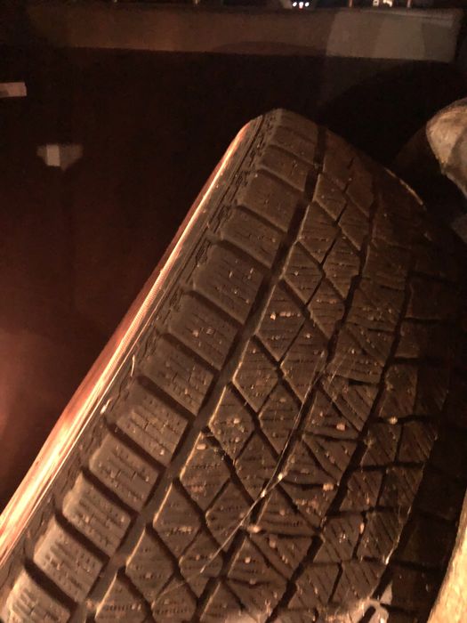 Зимний шины 2 штук 235/45/18