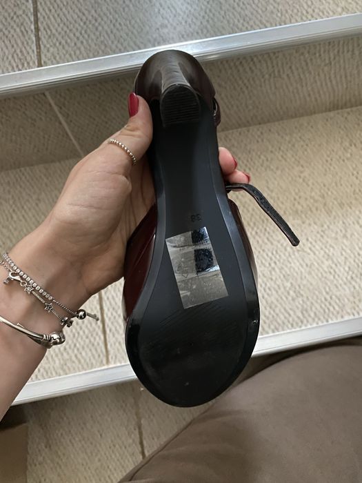 Vand pantofi cu toc / platforma CA NOI