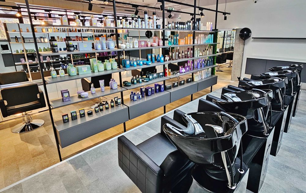 Дава се под наем  в София, Банишора -  кв.м за 306 € - Снимка #2