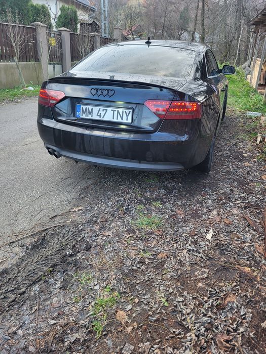 Vand Audi a 5 sau schimb