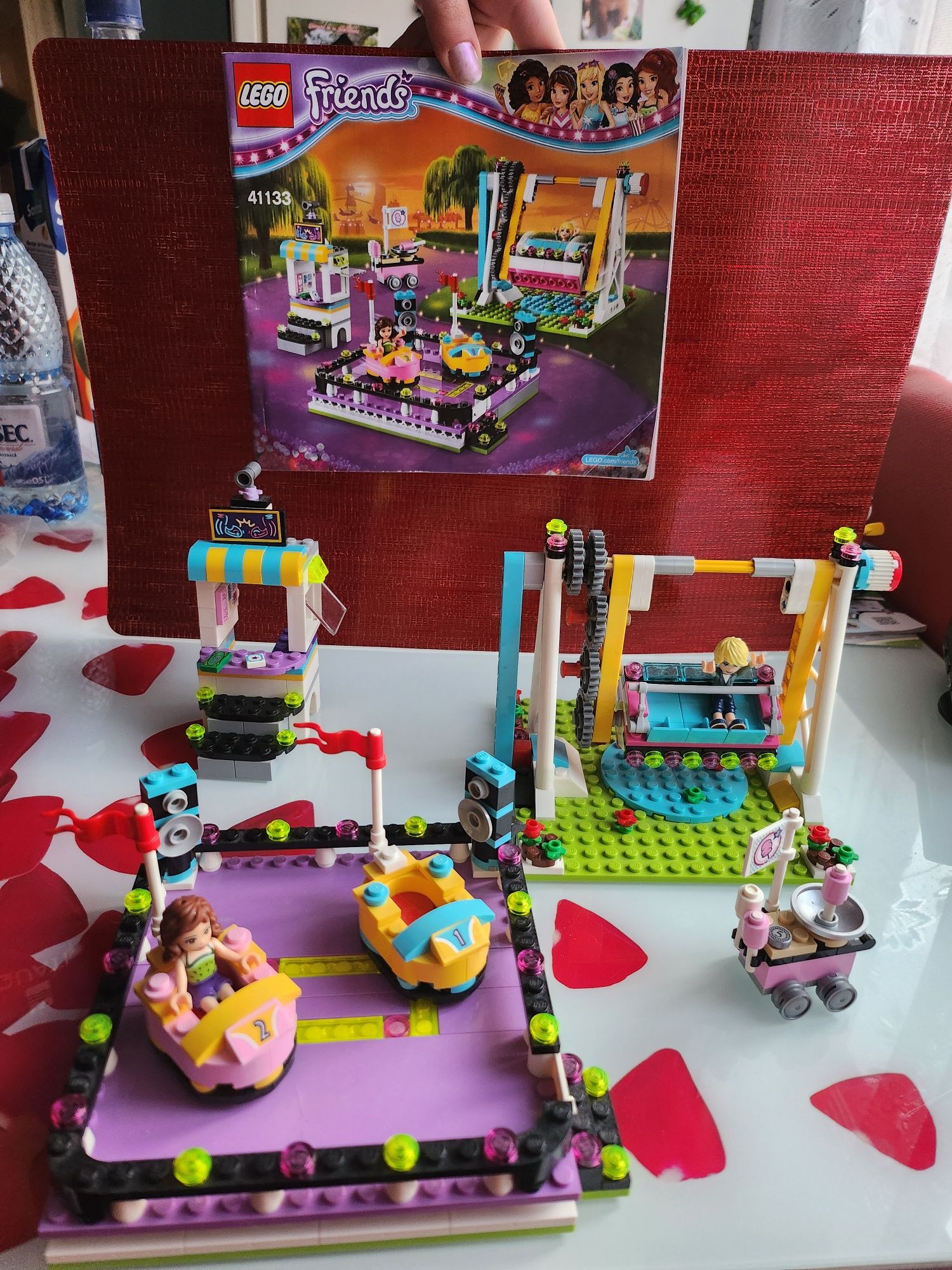 Lego friends -Mașinuțe electrice în parcul de distractii
