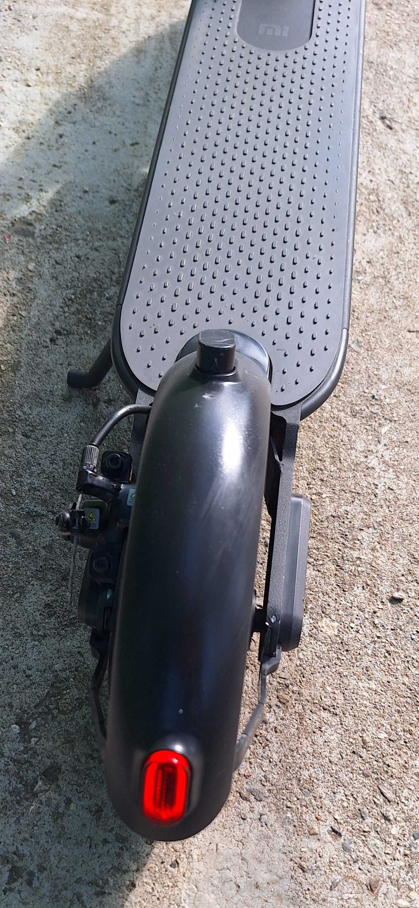 Електрическа тротинетка Xiaomi Mi Electric Scooter Pro 2