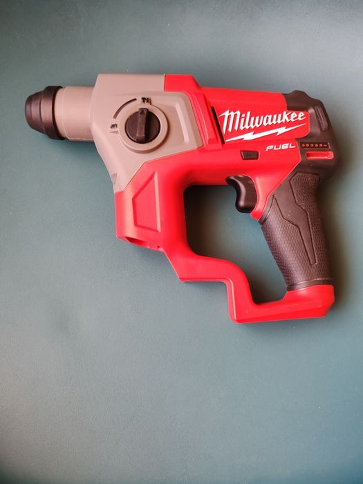 Milwaukee rotopercutor m12 Ch 0