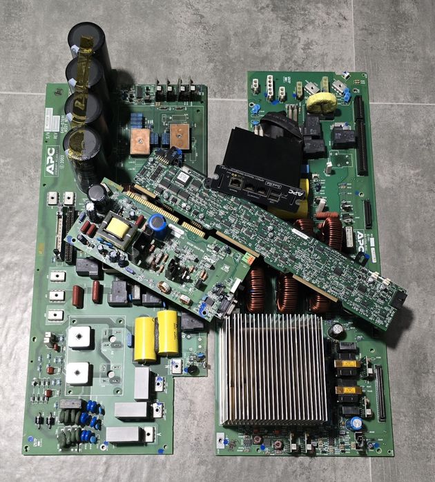 ИБП APC Smart-UPS RT 10000VA 230V (SURT10000XLI)