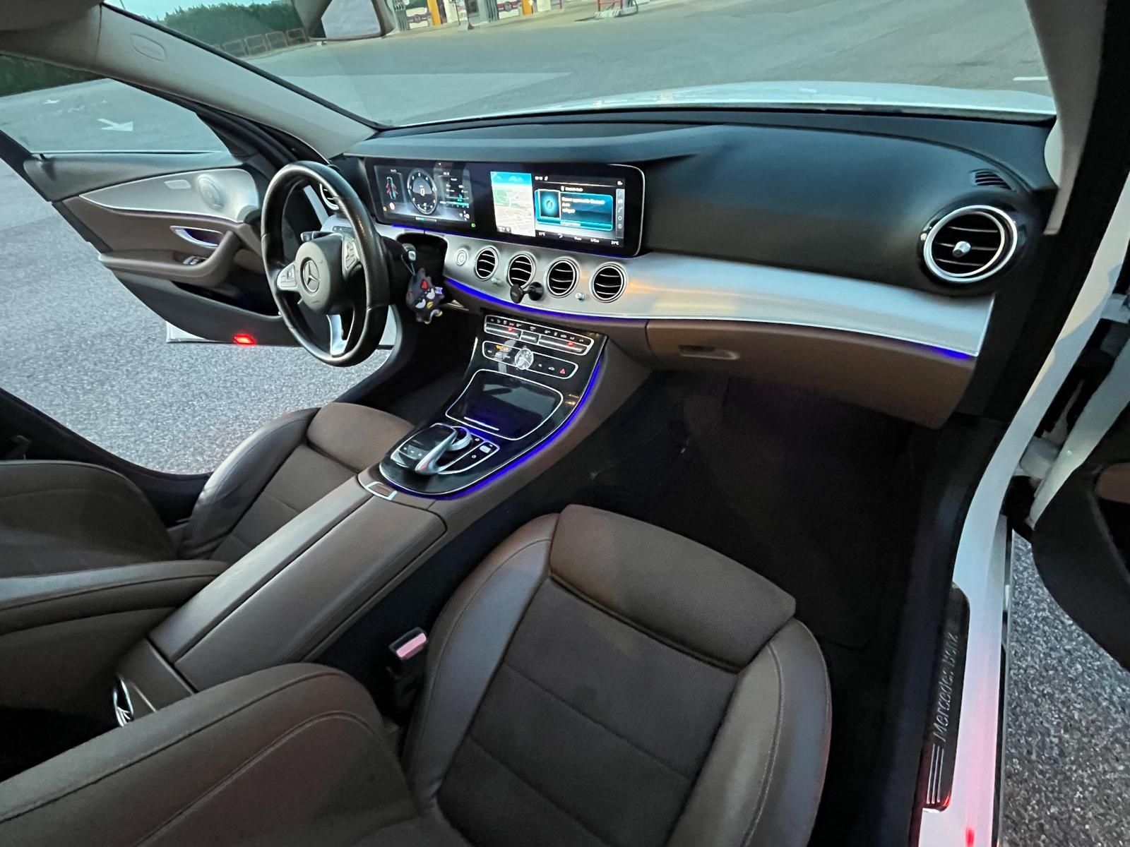 MERCEDES E 220 2017
