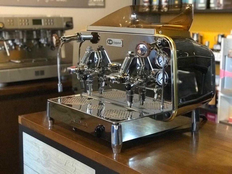 Профессиональная кофемашина Faema E61 Legend (2 группы)