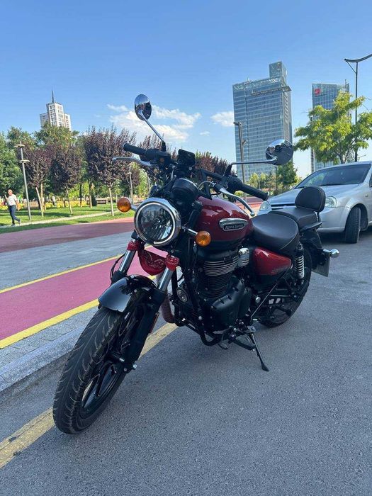 продаётся красный ROYAL ENFIELD METEOR 350