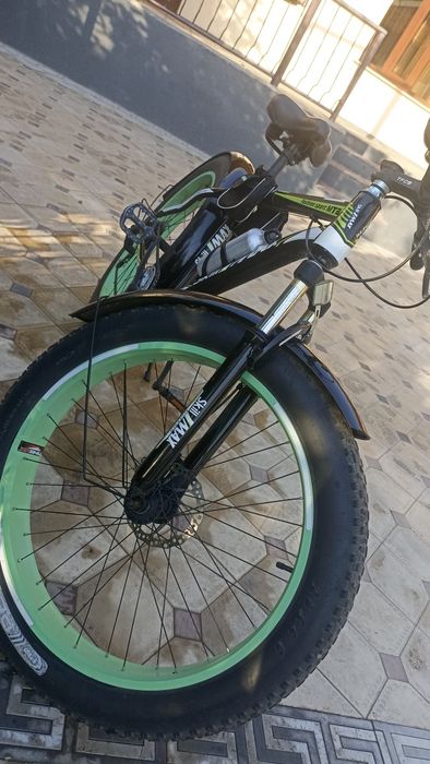 Велосопид сотилади.