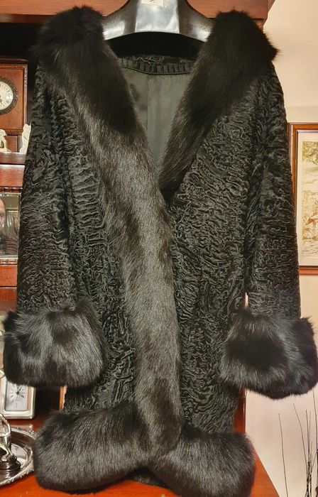 Италианско кожено палто Астраган и черна лисица