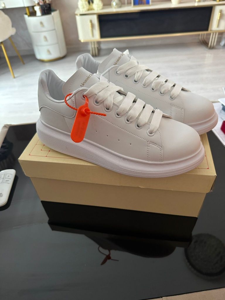 Sneackers premium Alexander McQueen - full box