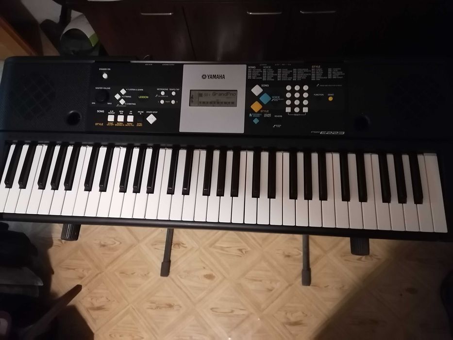Синтезатор йоника Yamaha psr E223