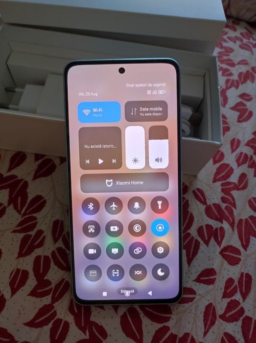 Vând xiaomi nou la cutie