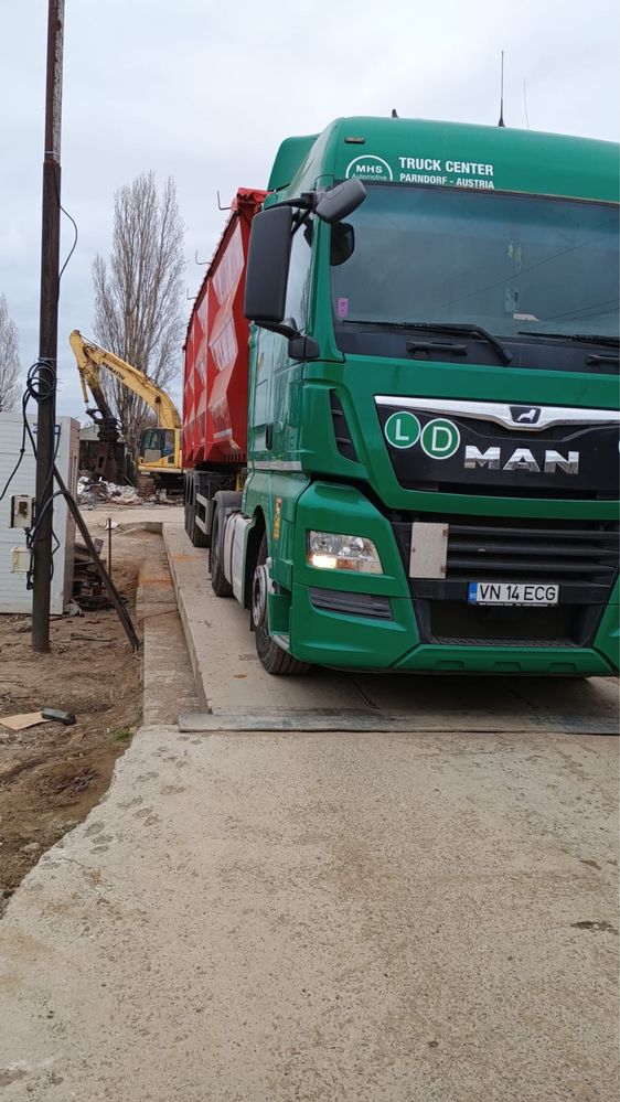 Ansamblu MAN si semiremorca Bodex
