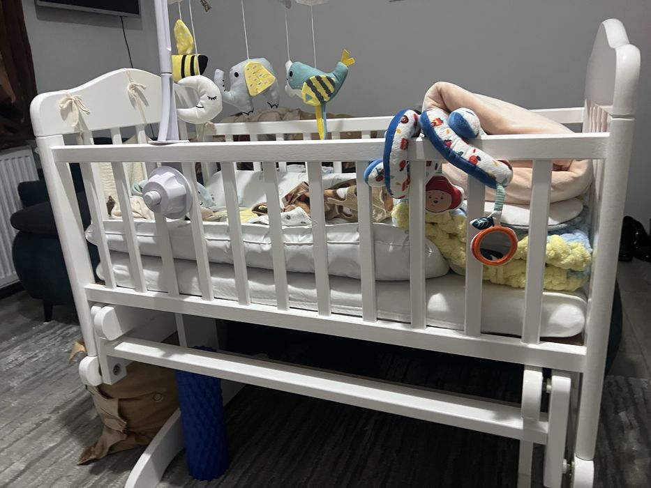 Pătuț legănător Babylo Anthea Glider Crib