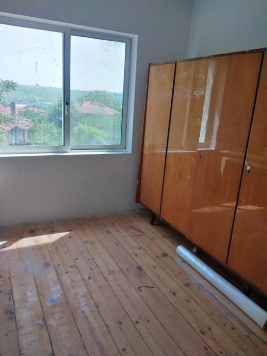 Двуетажна Къща след ремонт в с. Извор