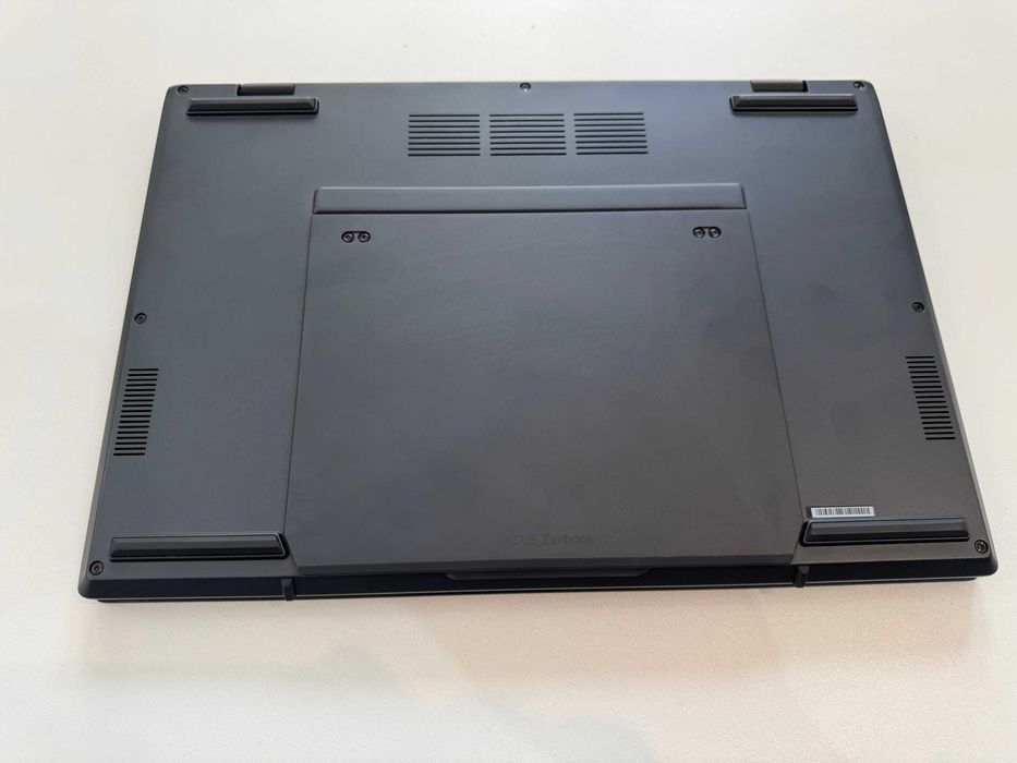 Laptop Asus ZenBook Duo 32GB Ultra 9 SSD 2TB GARANTIE