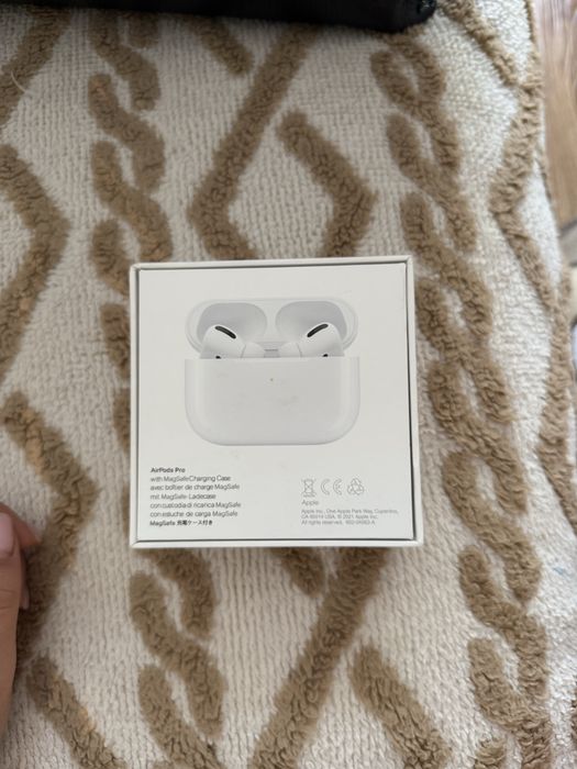 airpods pro 2023