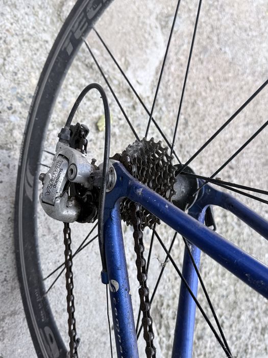Bicicletă semicursieră full carbon – stare impecabilă