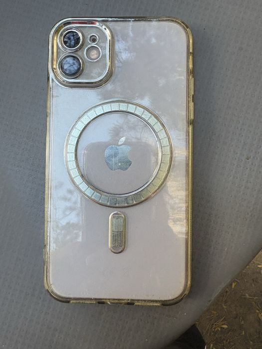 IPhone 11 - страхотно запазен