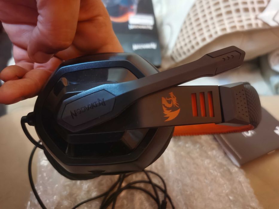 Геймърски слушалки REDRAGON