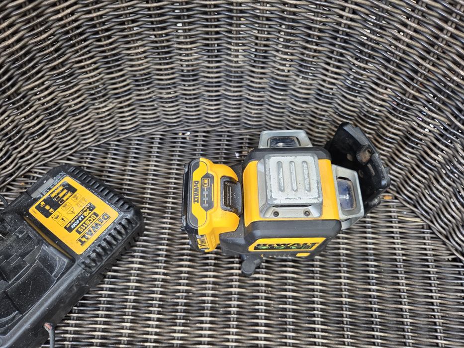 Nivela laser 360 grade DeWalt DC089G 12 linii verzi