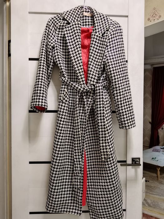 Продам пальто осенние. Б/у. Размер 44. Состояние норм.