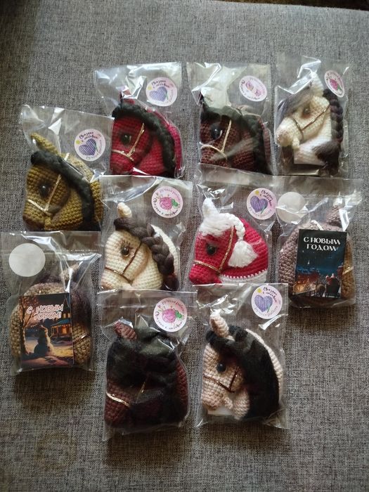 Новогодние сувениры, подарки