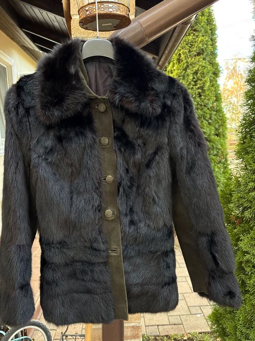 Vând geaca din blana naturala din Vizon