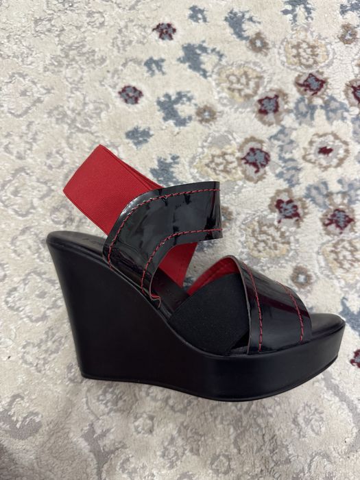 Босоношка платформе