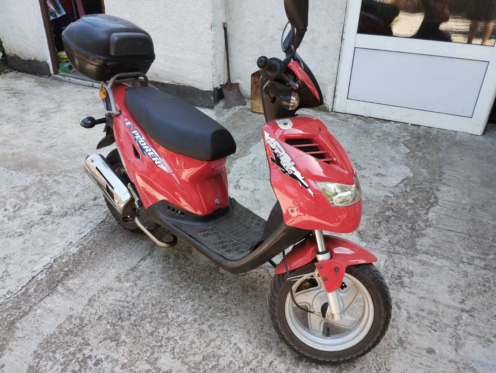 Скутер Explorer GE 50