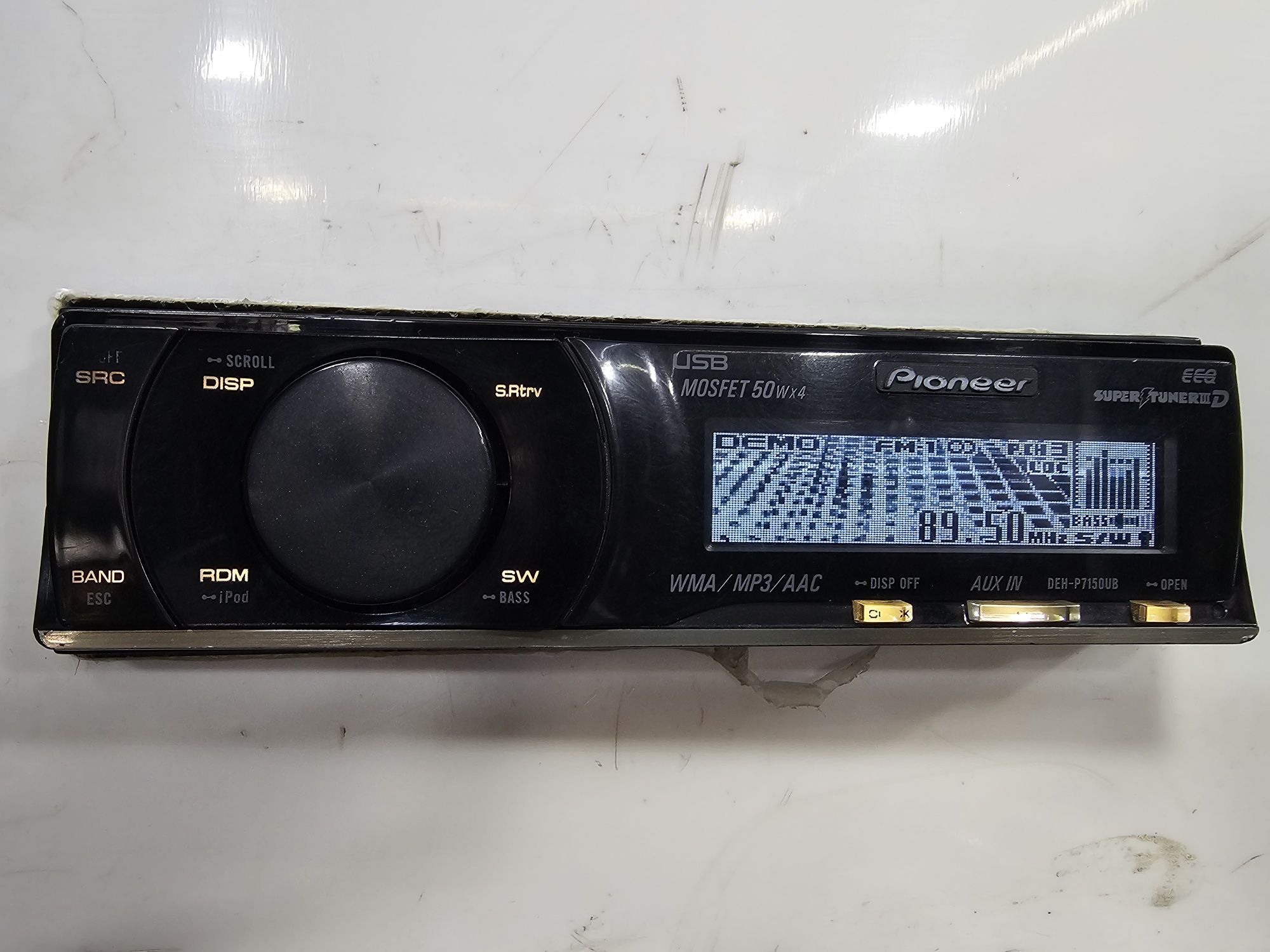 Pioneer DEH P7150 magnitola