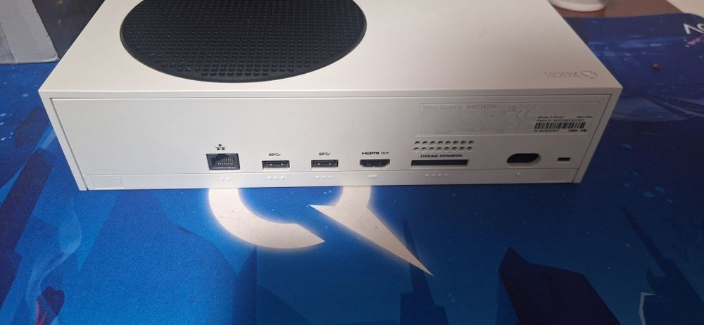 Xbox Series S + Forza Horizon 5 Ultimate + GTA V + FC 24 + controller