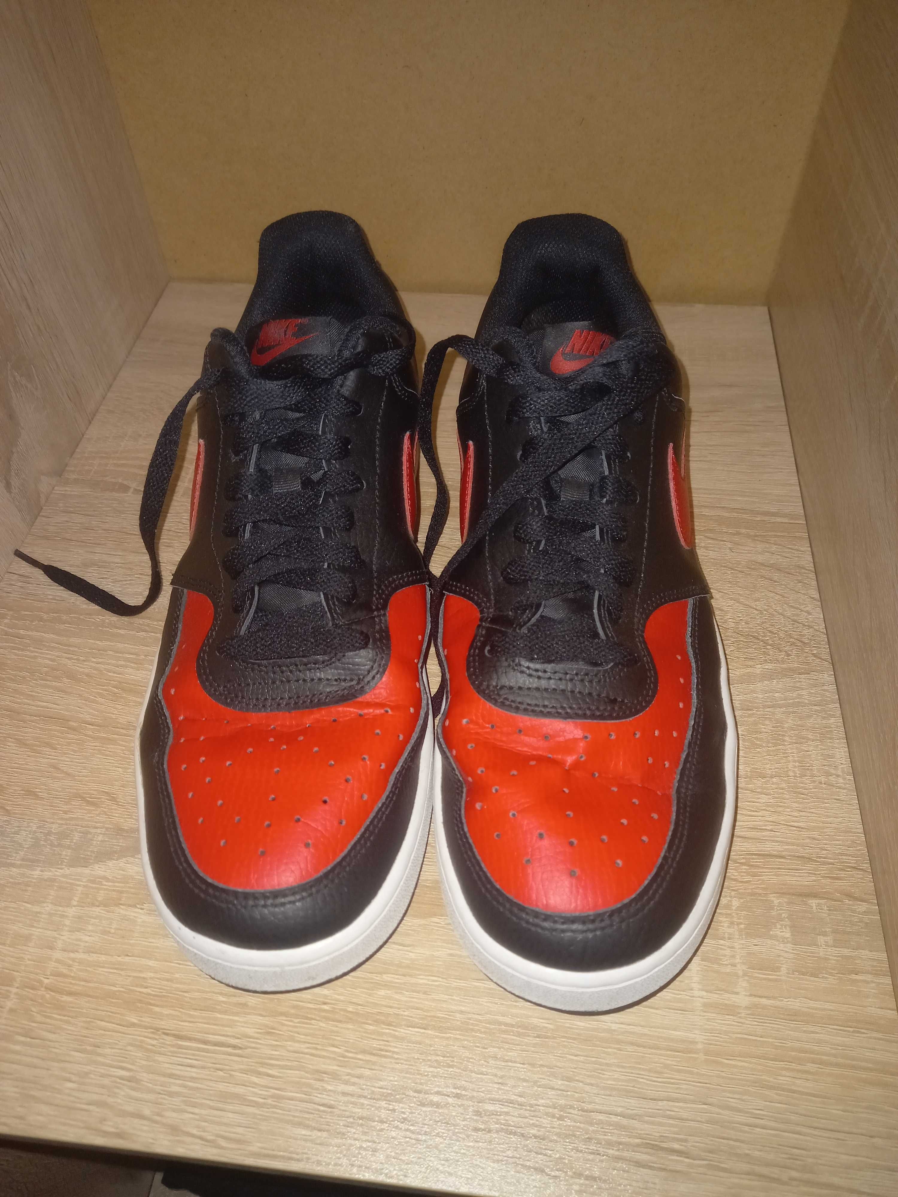 Продавам : Nike Court Vision
