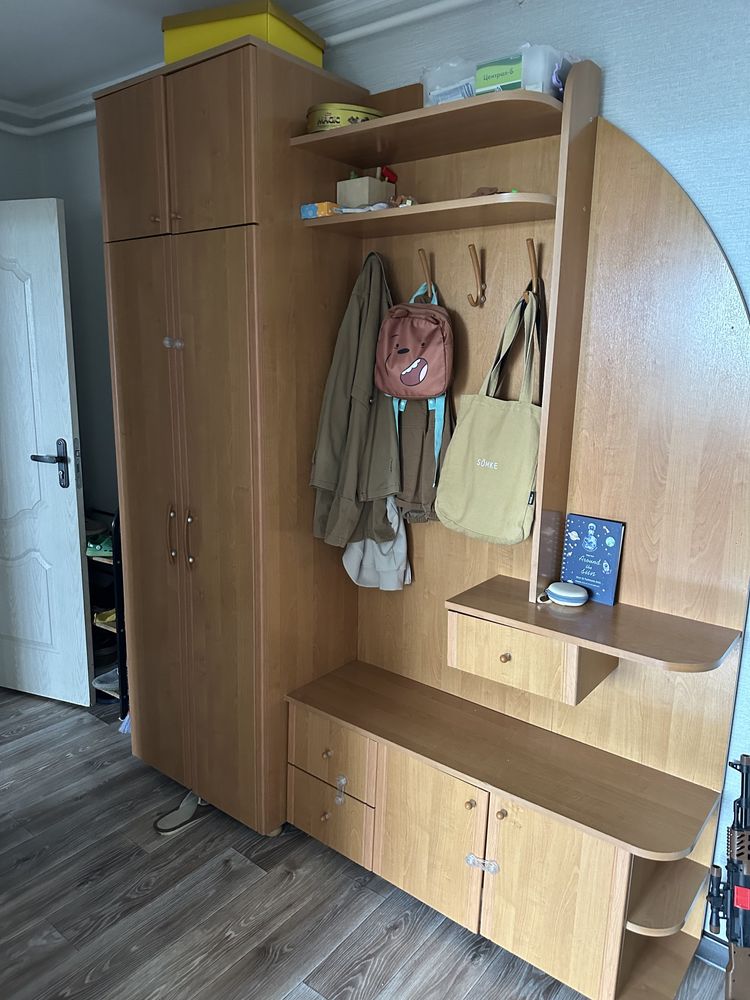 Продам прихожую в отличном состояний