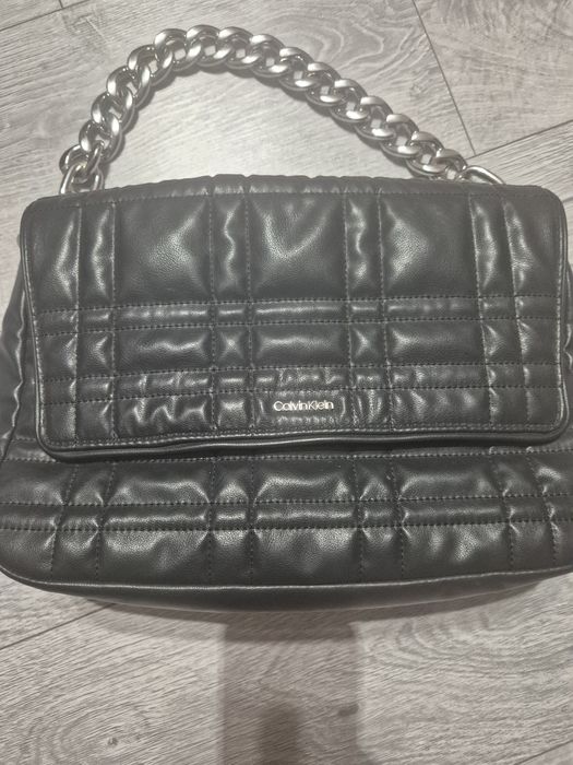 Дамски чанти Calvin Klein и Vince Kamuto