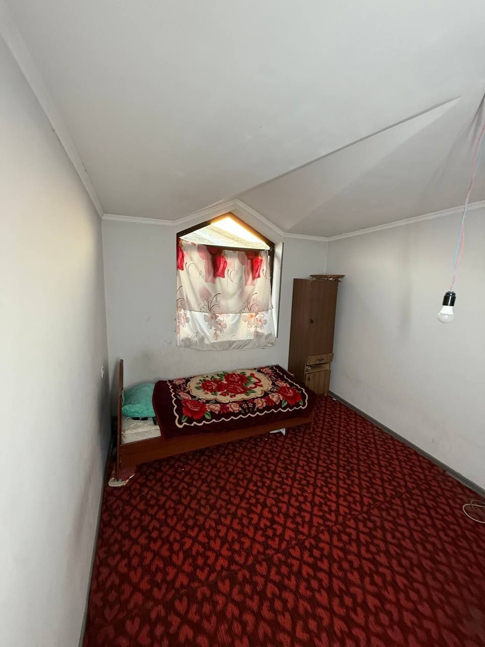 Uy sotiladi Nazarbek Hovli